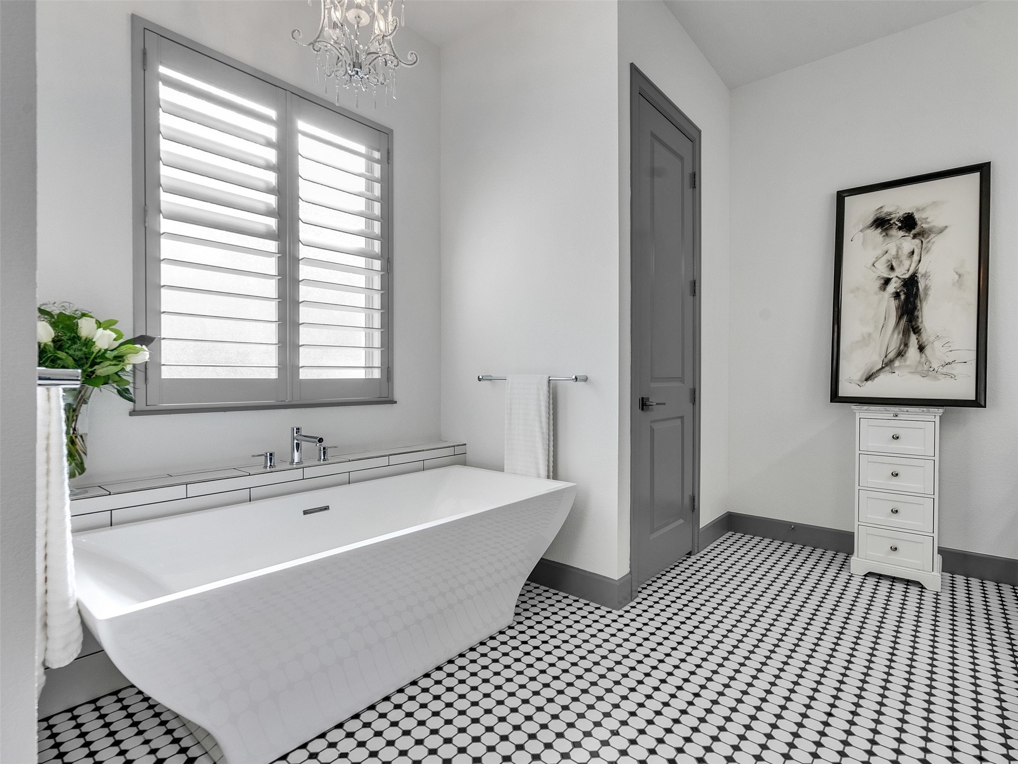 7415 Nantucket Point Lane Spring, TX 77389 - Photo 34 of 49 a spacious bathroom with a bathtub and a shower