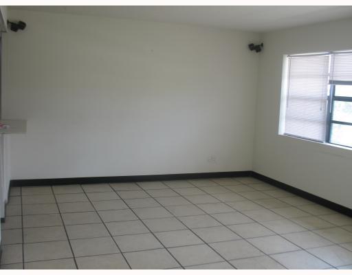 2333 Robin Road West Palm Beach, FL 33409 - Photo 4 of 10 Additional Photo
