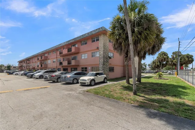 $239,999 | 17101 Northwest 57th Avenue, Unit 110, Miami Gardens, FL 33055