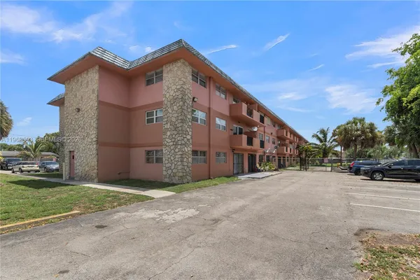$239,999 | 17101 Northwest 57th Avenue, Unit 110, Miami Gardens, FL 33055