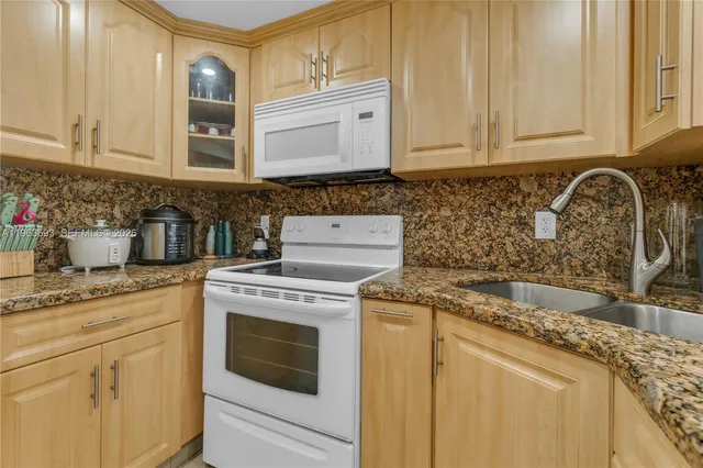 $239,999 | 17101 Northwest 57th Avenue, Unit 110, Miami Gardens, FL 33055