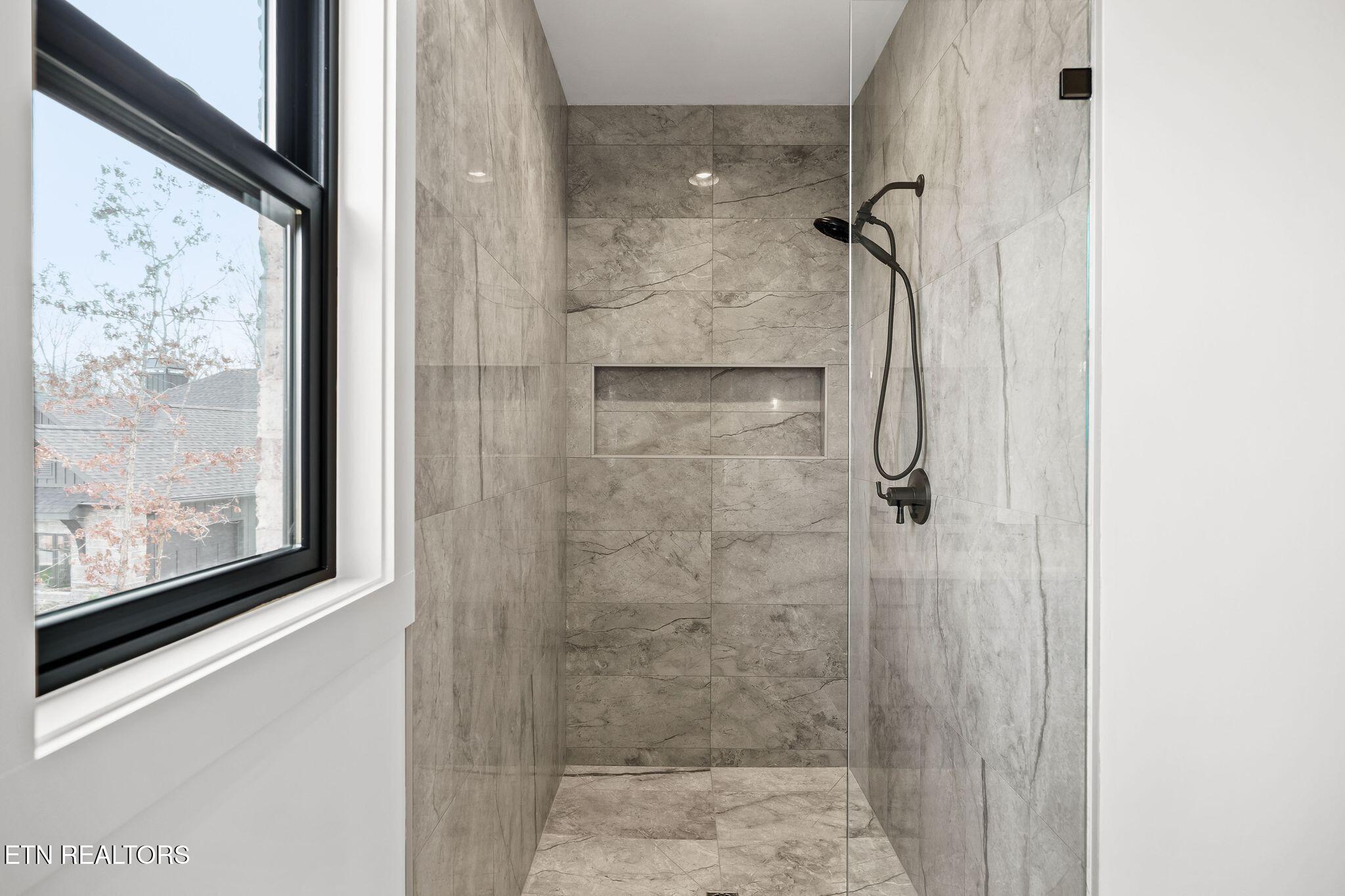 154 Chestnut Ridge Lane Crossville, TN 38558 - Photo 31 of 49 mad7 prim walk in shower