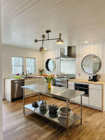 $1,737,000 | 35 Mott Lane, Brookhaven, NY 11719