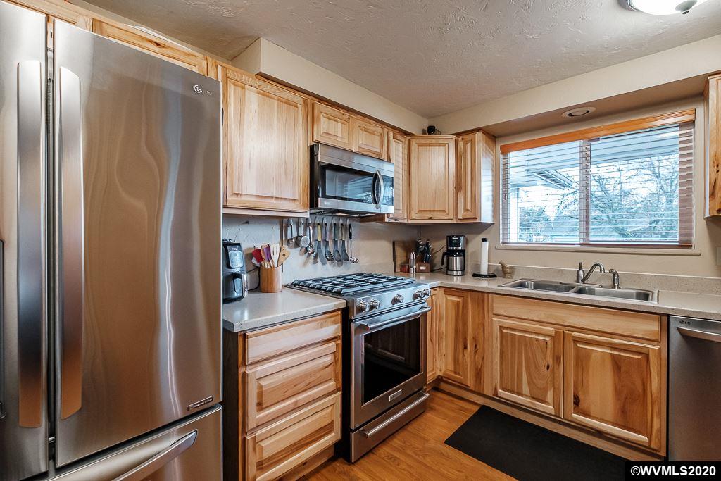 1675 Northeast Mayview Drive Albany, OR 97321 - Photo 17 of 41