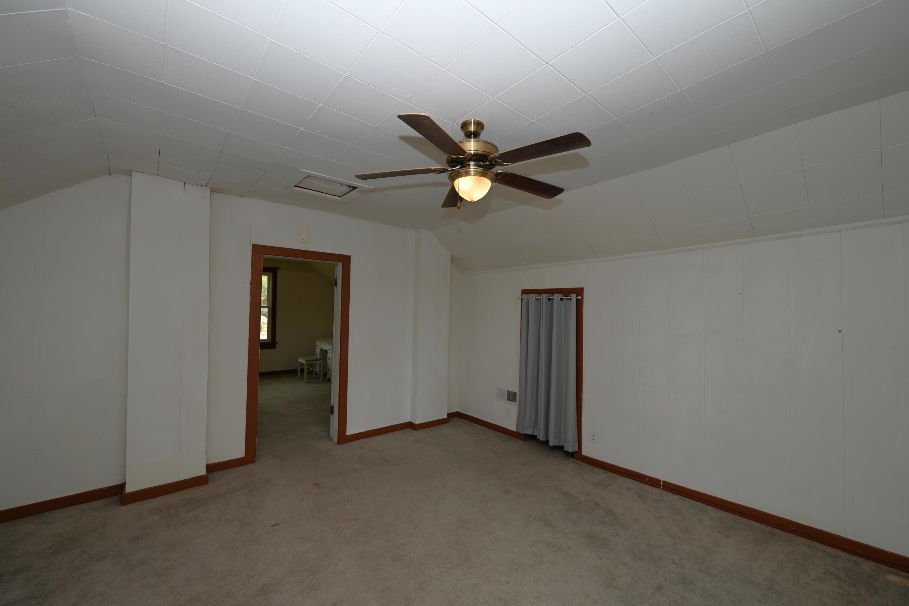 121 West Spring Street Winamac, IN 46996 - Photo 13 of 28 3000x2000
