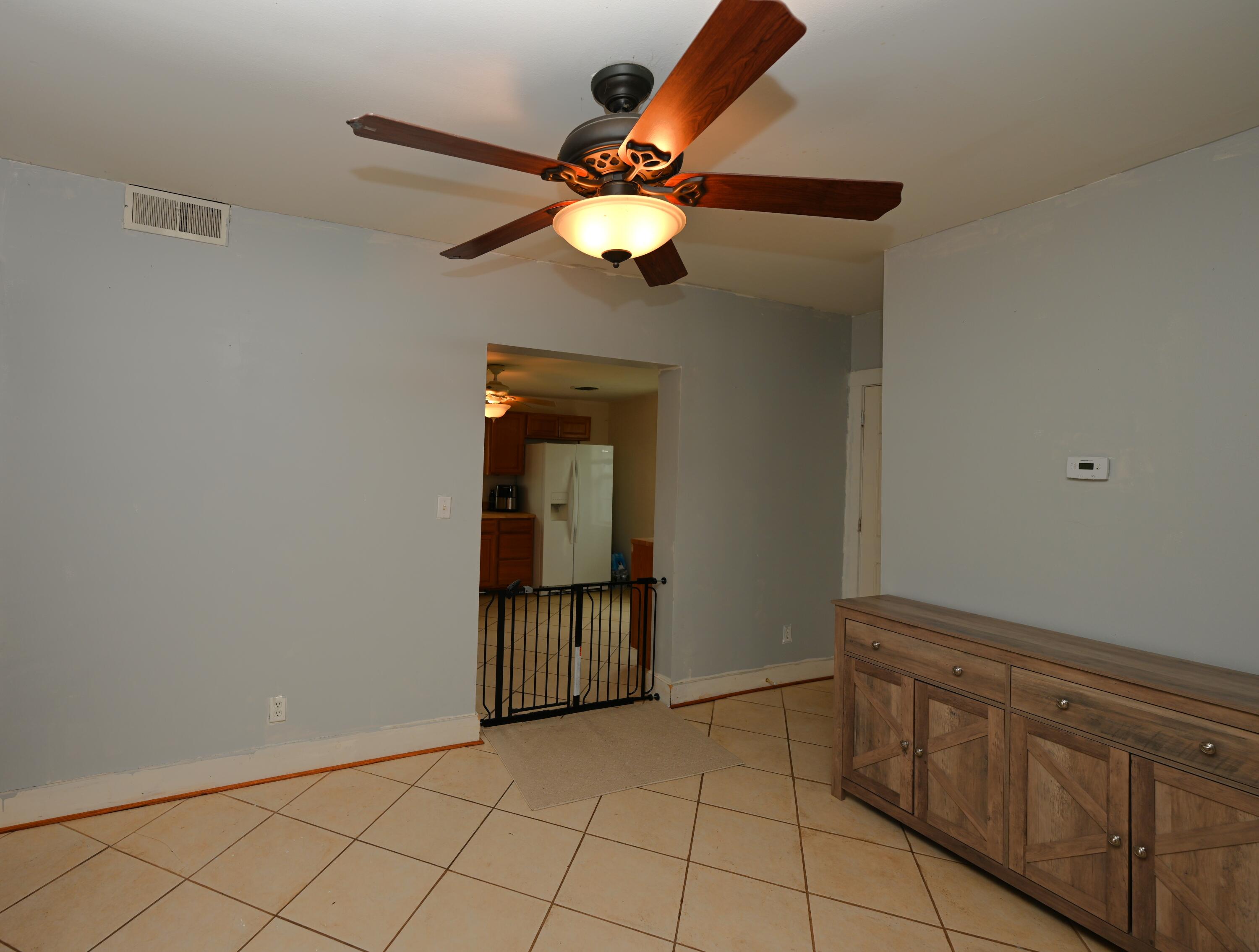 121 West Spring Street Winamac, IN 46996 - Photo 19 of 28 3000x2269