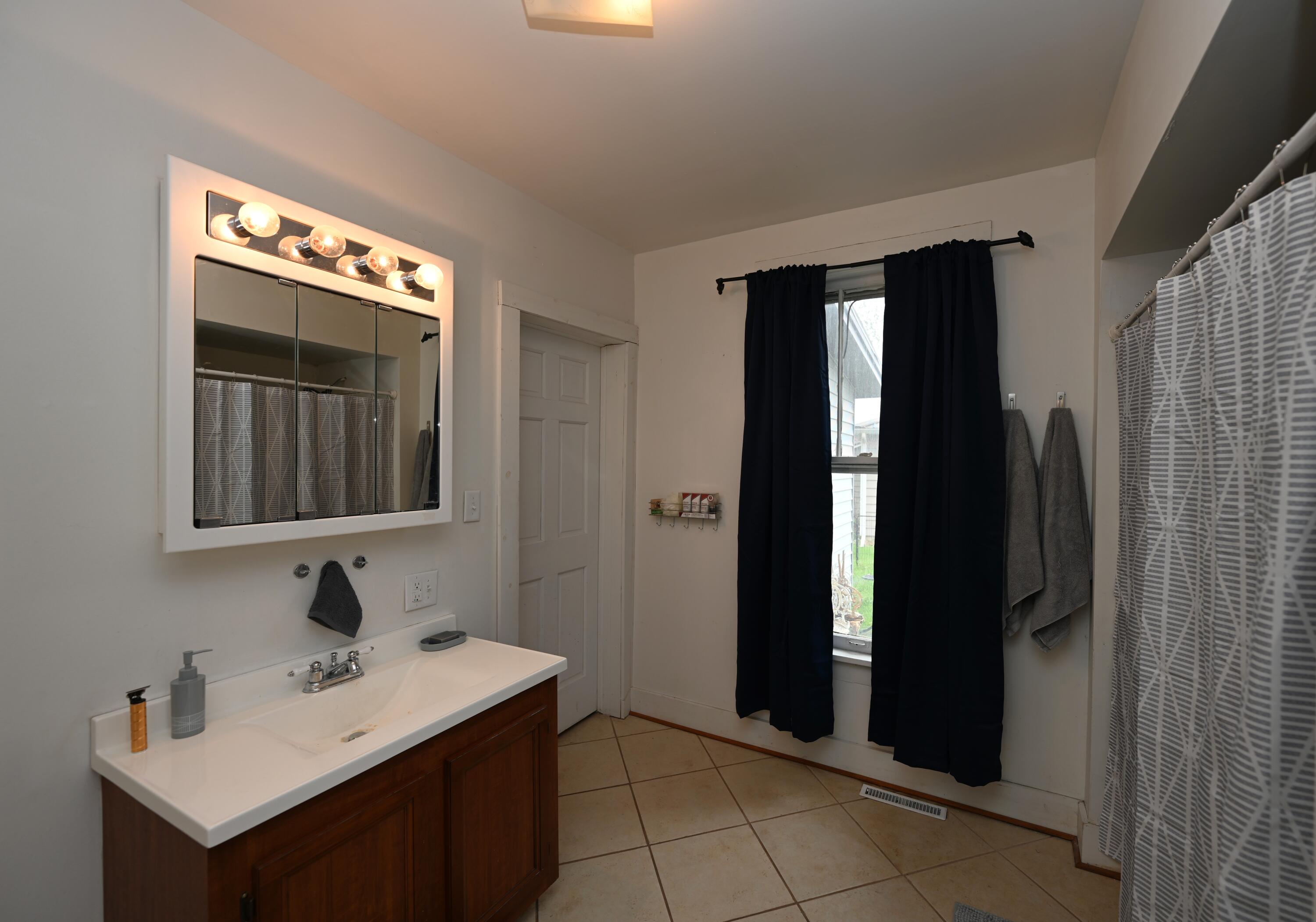 121 West Spring Street Winamac, IN 46996 - Photo 26 of 28 3000x2103