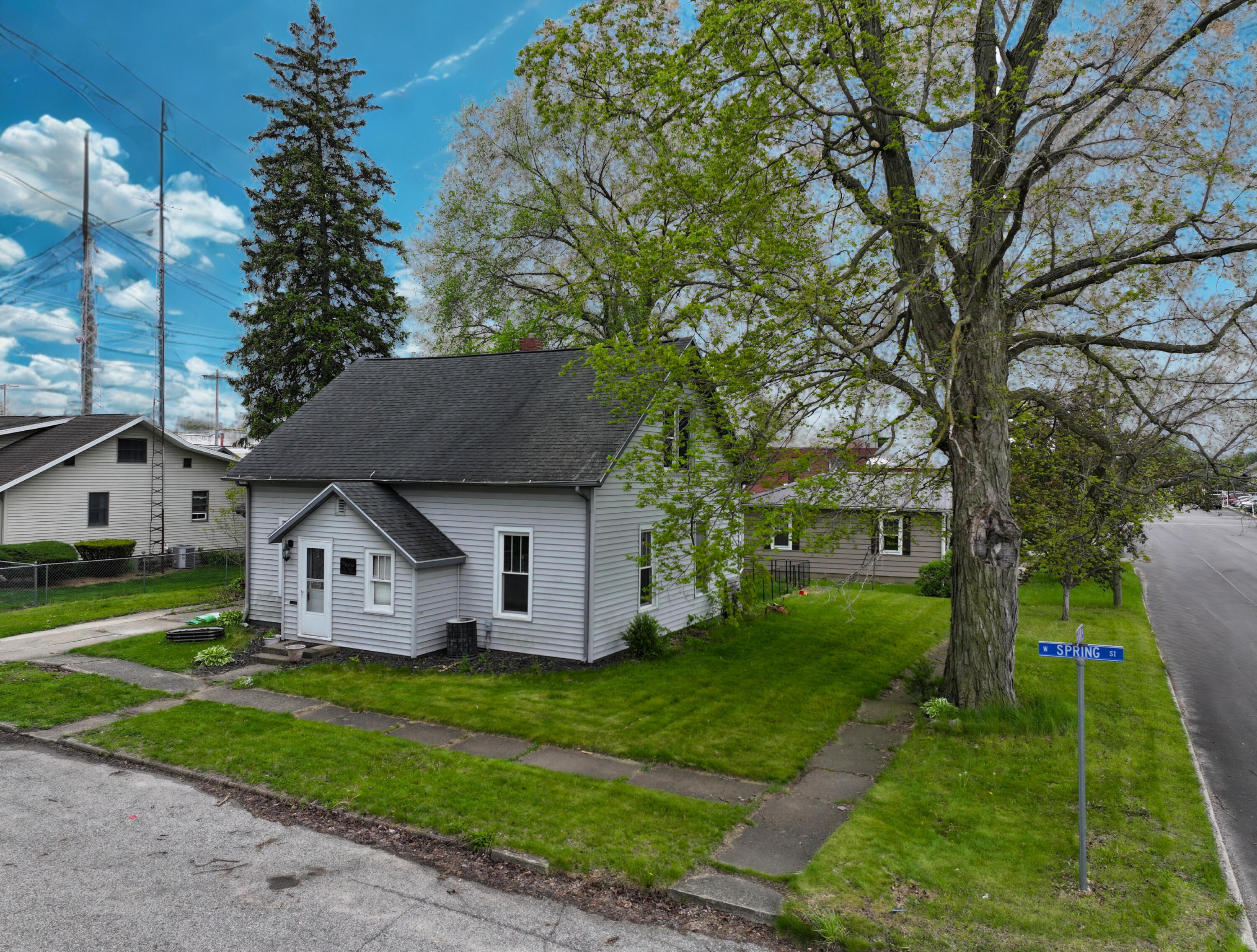 121 West Spring Street Winamac, IN 46996 - Photo 5 of 28 3000x2272