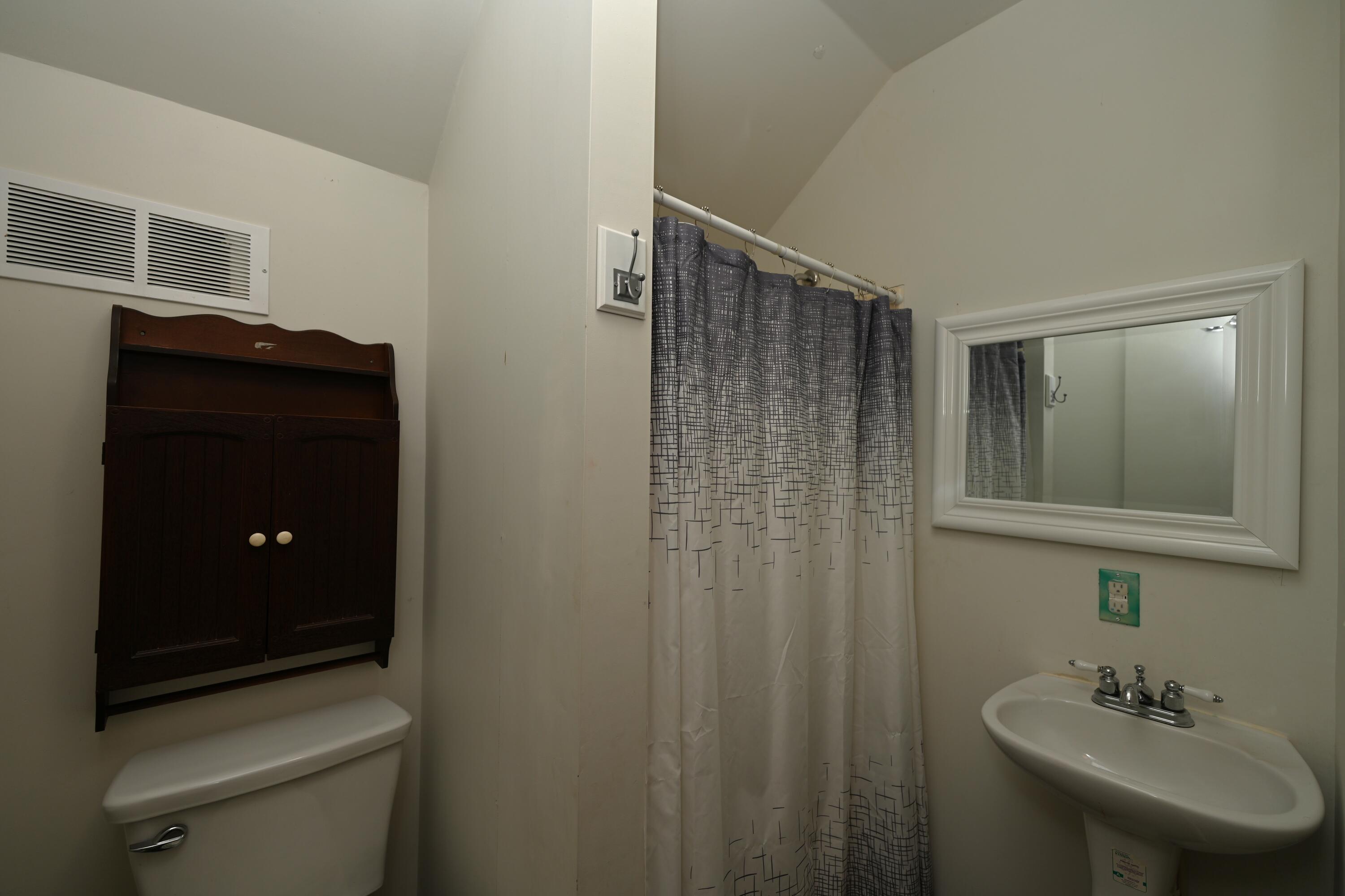 121 West Spring Street Winamac, IN 46996 - Photo 9 of 28 3000x2000