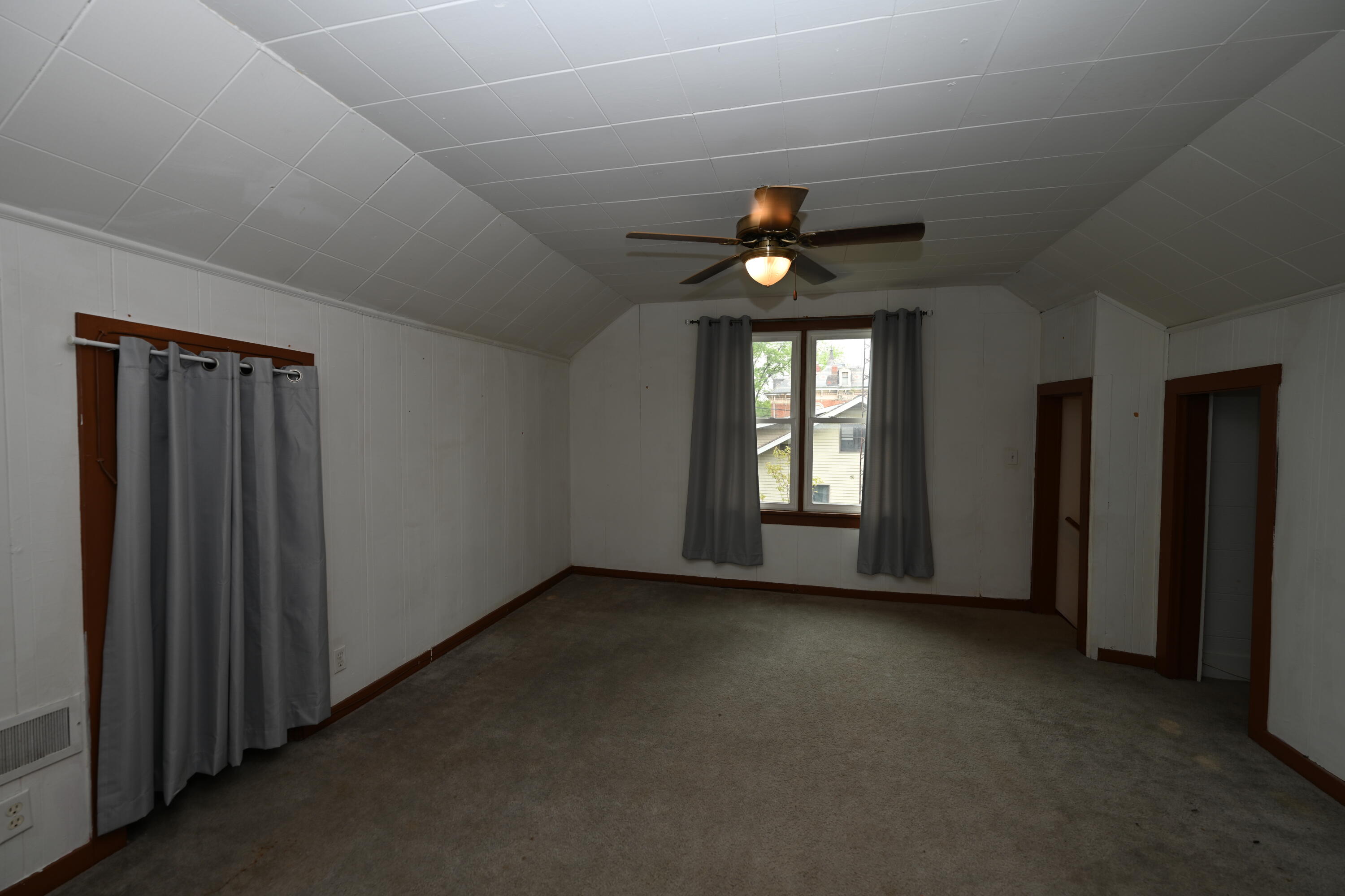 121 West Spring Street Winamac, IN 46996 - Photo 10 of 28 3000x2000