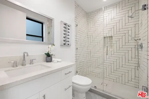 $2,299,000 | 5741 Newcastle Avenue, Encino, CA 91316