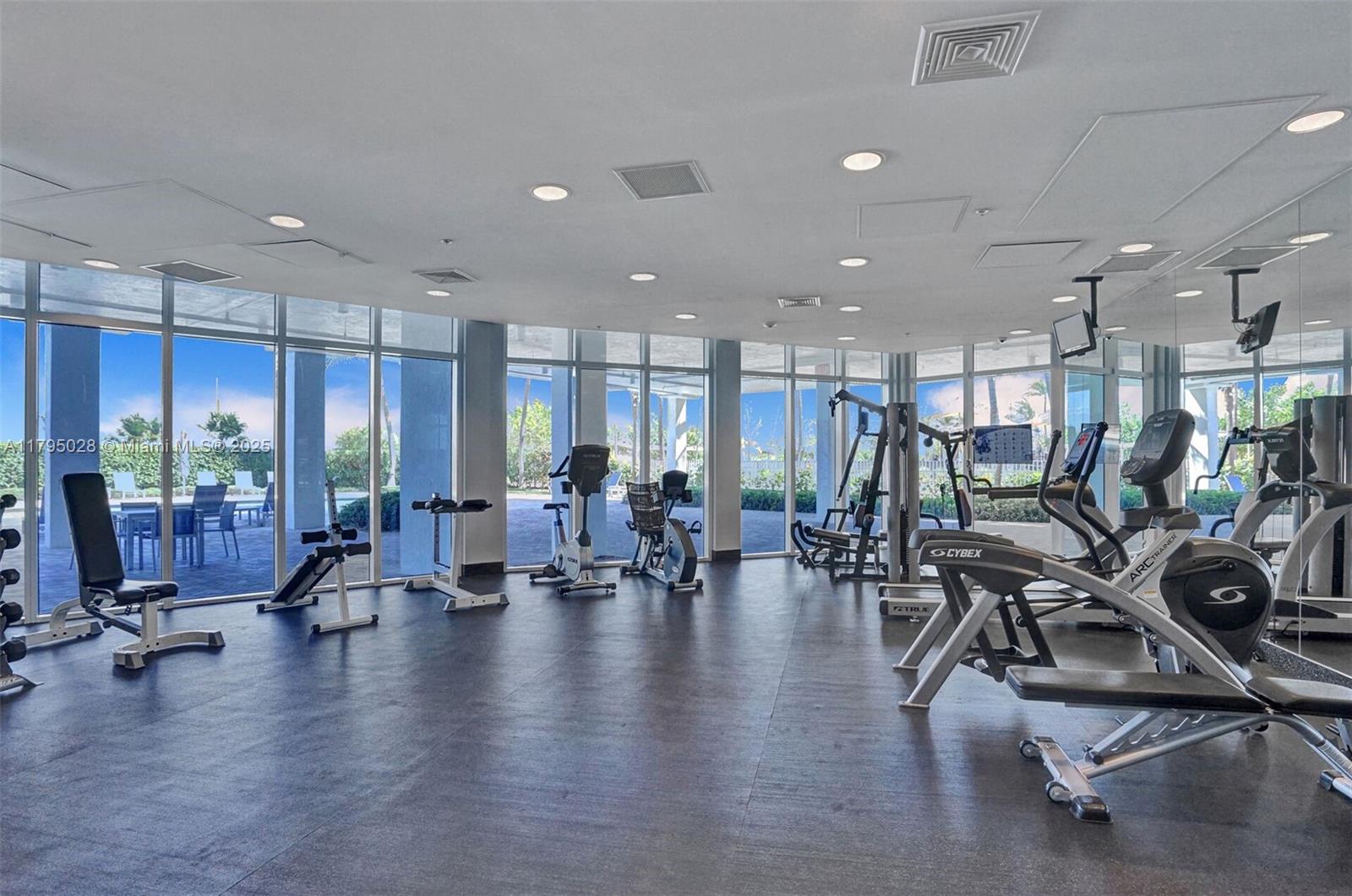 6515 Collins Avenue, Unit 804 Miami Beach, FL 33141 - Photo 14 of 18