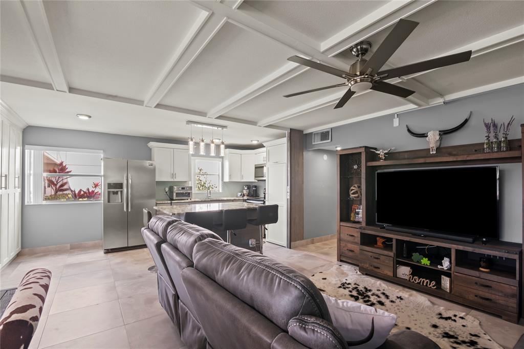 352 Saxony Trail, Unit 352 Delray Beach, FL 33446 - Photo 7 of 19