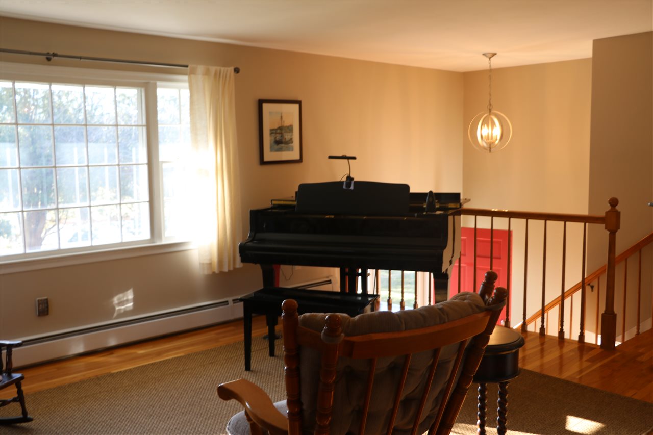 32 Hampton Falls Road Exeter, NH 03833 - Photo 3 of 19