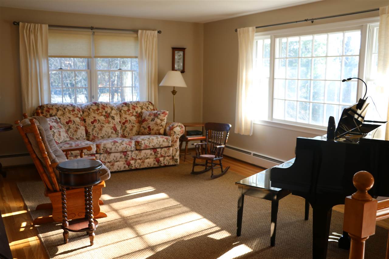 32 Hampton Falls Road Exeter, NH 03833 - Photo 5 of 19
