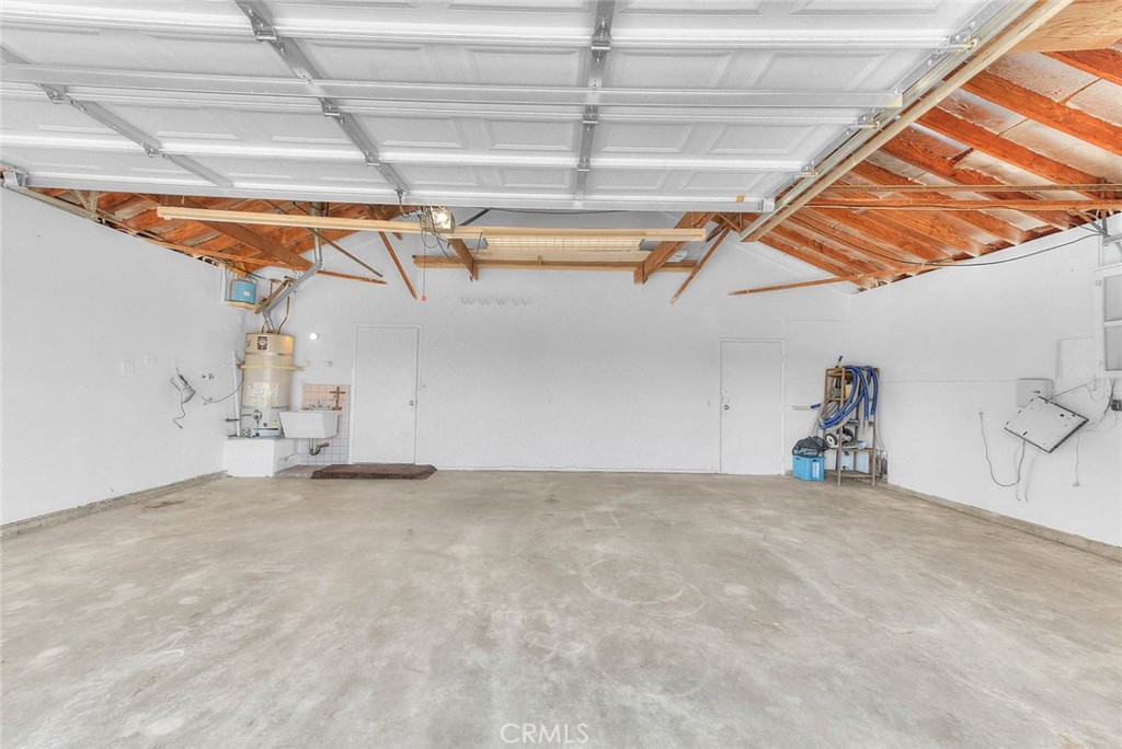 16770 Rocky Glen Road Perris, CA 92570 - Photo 62 of 79 Three car garage