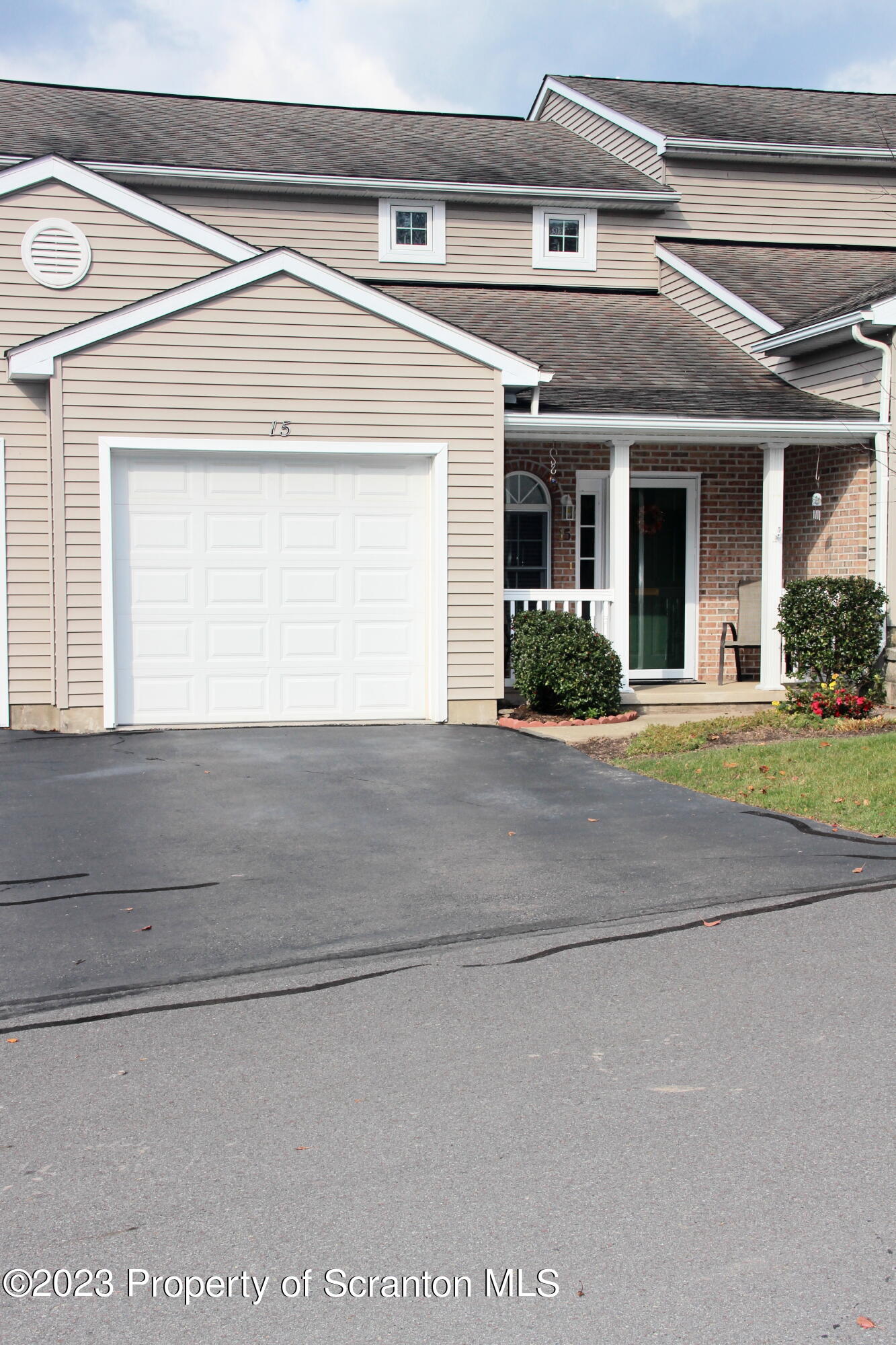 15 Waterford Road Clarks Summit, PA 18411 - Photo 2 of 56 Gallery Image 2