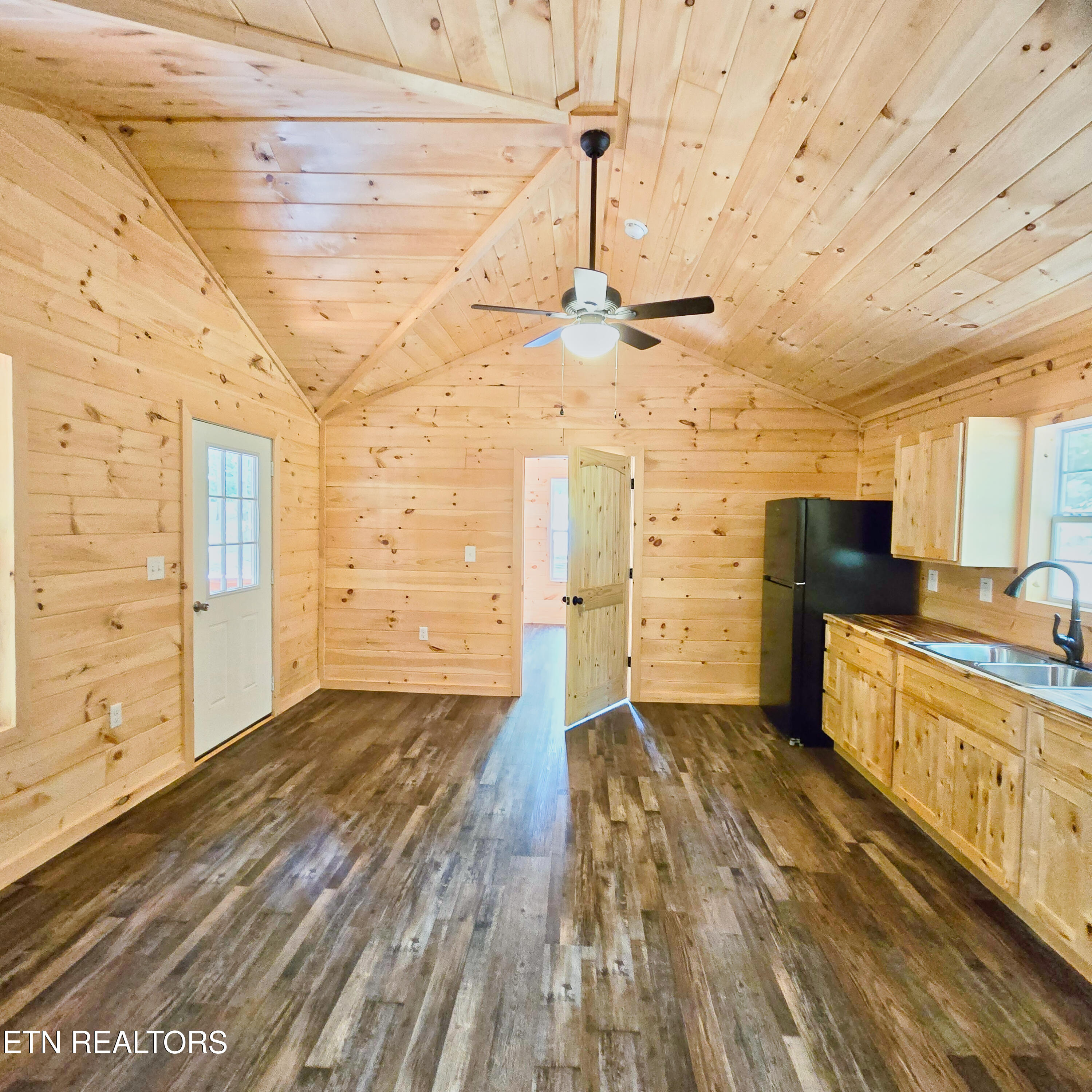 137 John Cox Road Deer Lodge, TN 37726 - Photo 15 of 43 20240612_162445