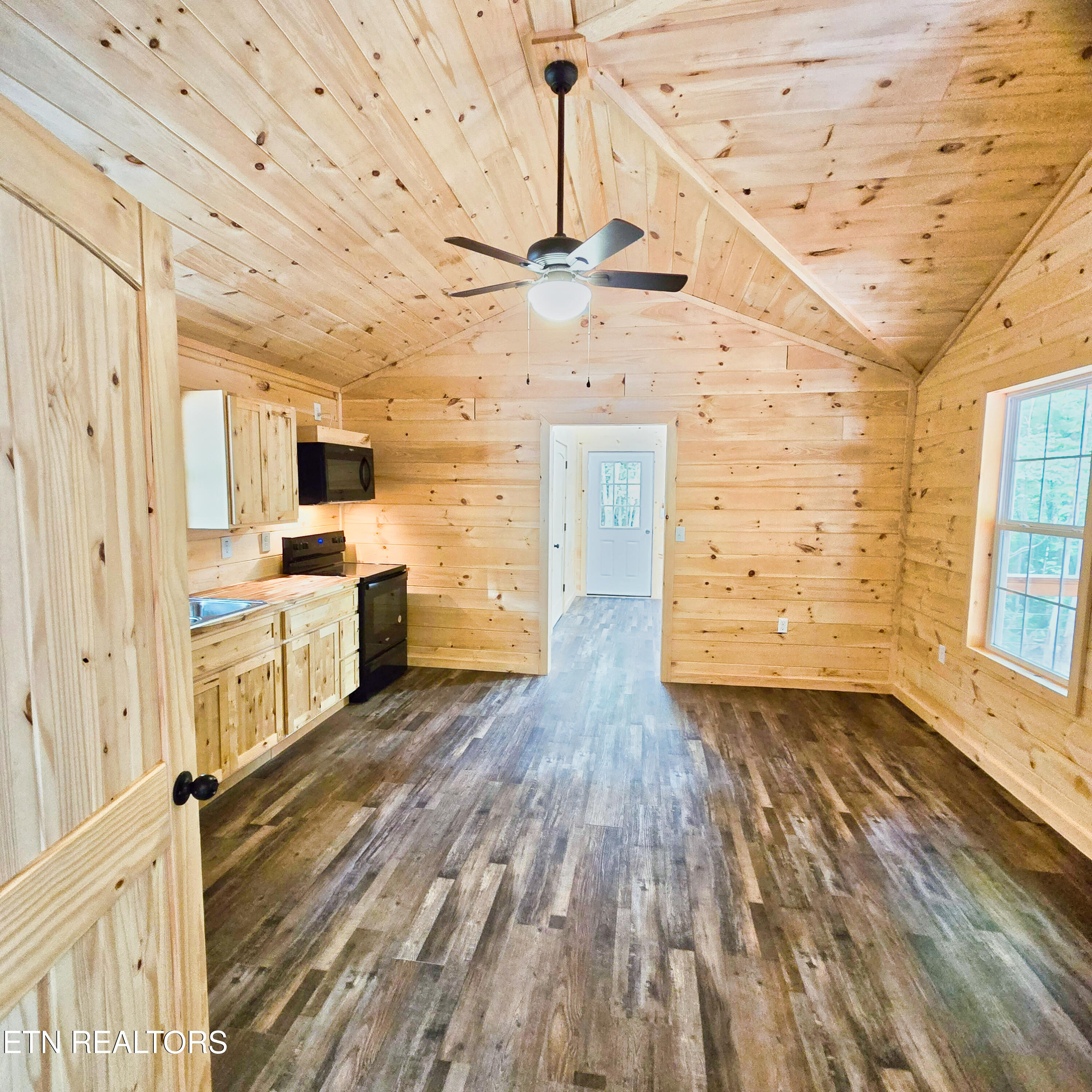 137 John Cox Road Deer Lodge, TN 37726 - Photo 19 of 43 20240612_162347