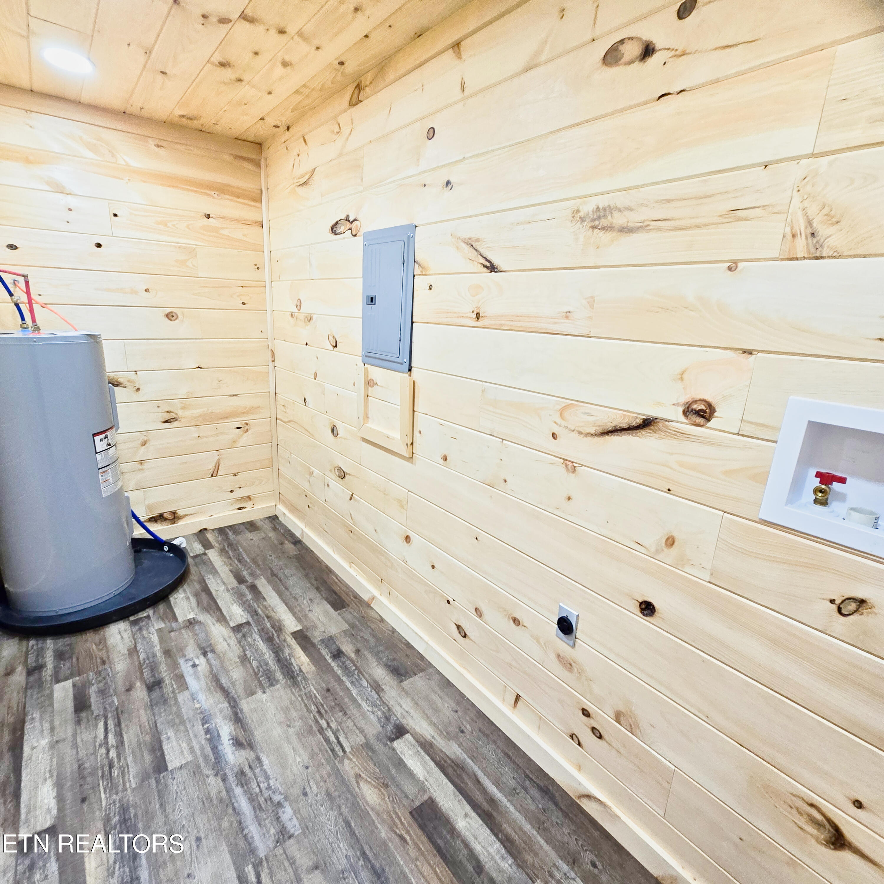 137 John Cox Road Deer Lodge, TN 37726 - Photo 20 of 43 20240612_162525