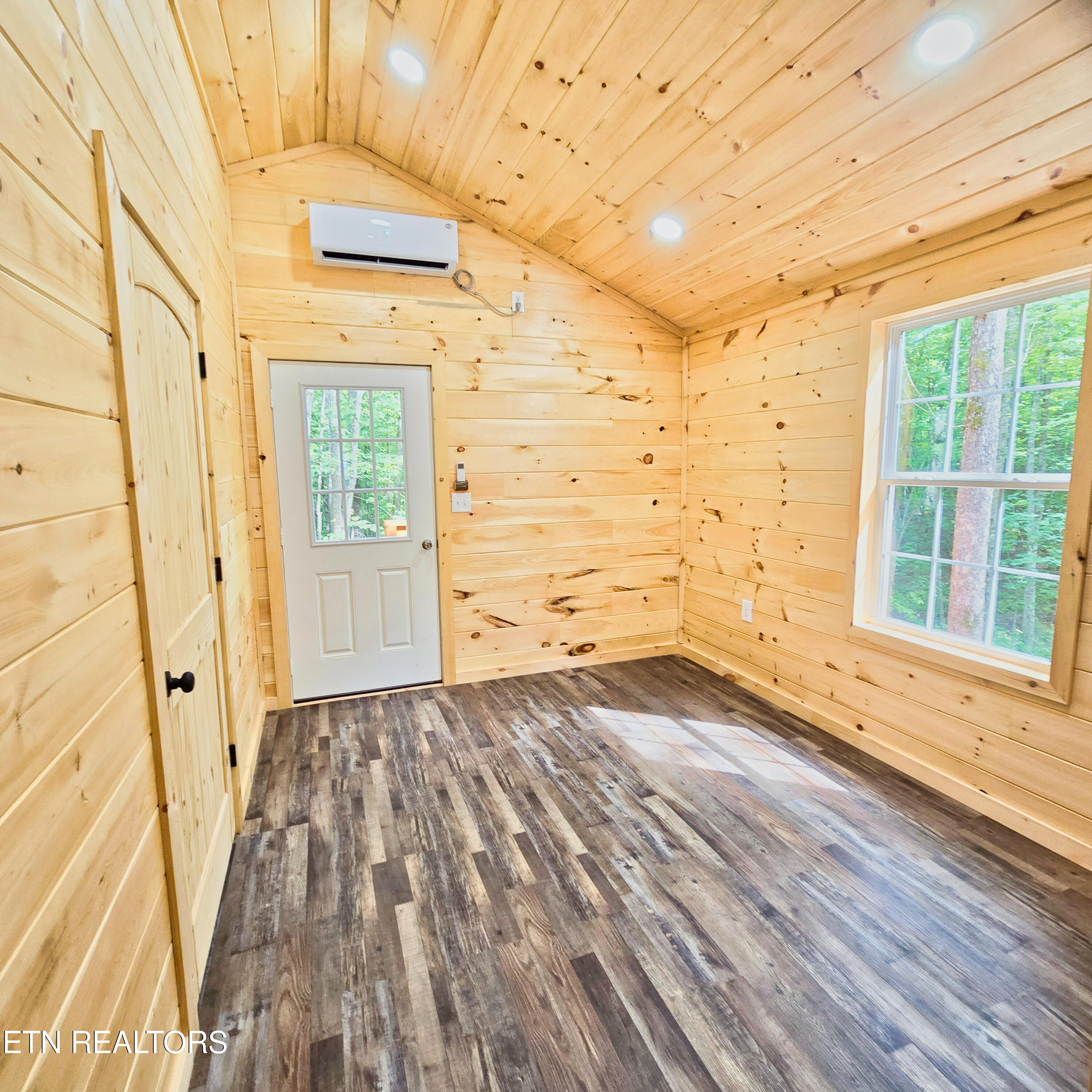 137 John Cox Road Deer Lodge, TN 37726 - Photo 23 of 43 20240612_162621