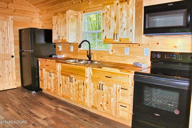 $189,900 | 137 John Cox Road, Deer Lodge, TN 37726