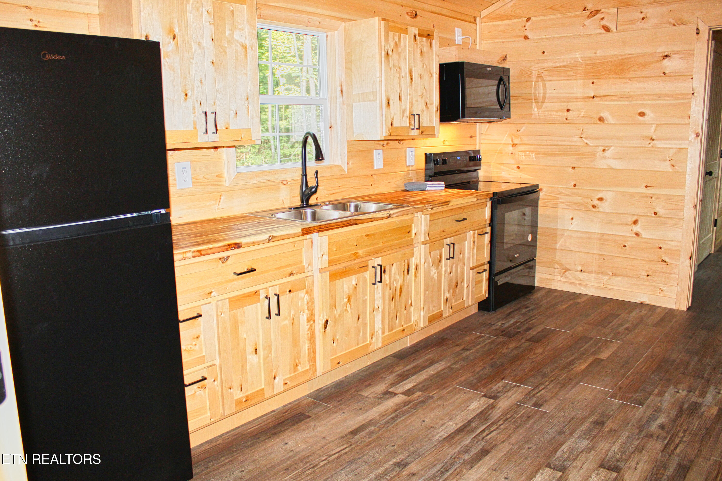 137 John Cox Road Deer Lodge, TN 37726 - Photo 33 of 43 IMG_0507