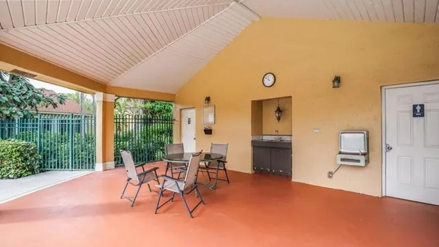 $599,900 | 4106 Carriage Drive, Unit 5C, Pompano Beach, FL 33069