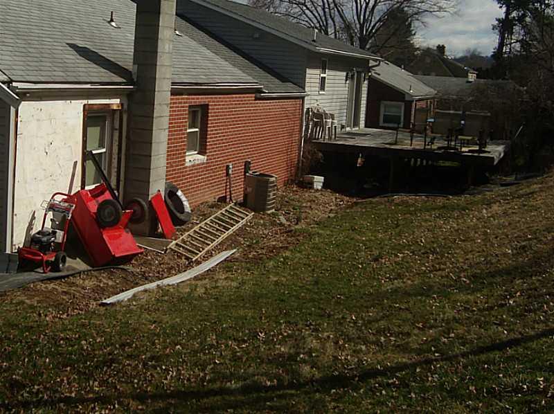 124 Galley Road Canonsburg, PA 15317 - Photo 7 of 8 Exterior Back. Rear House