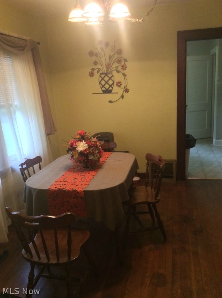 4394 Sunnybrook Road Kent, OH 44240 - Photo 13 of 24 Dining room