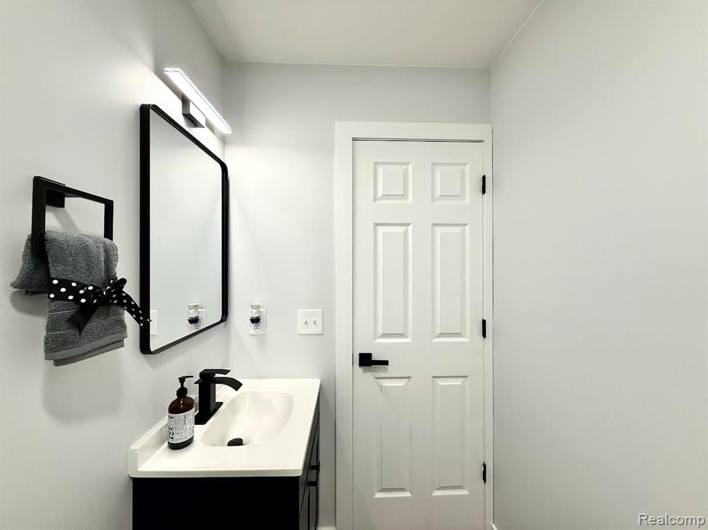 92 Foxboro Drive Rochester Hills, MI 48309 - Photo 30 of 57