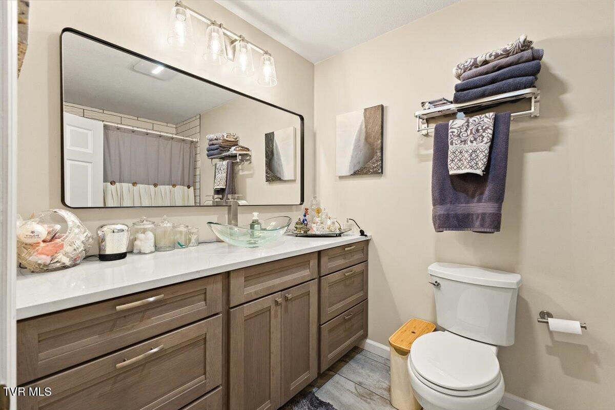 1406 Kevin Lane Greeneville, TN 37745 - Photo 19 of 45 Guest Bath