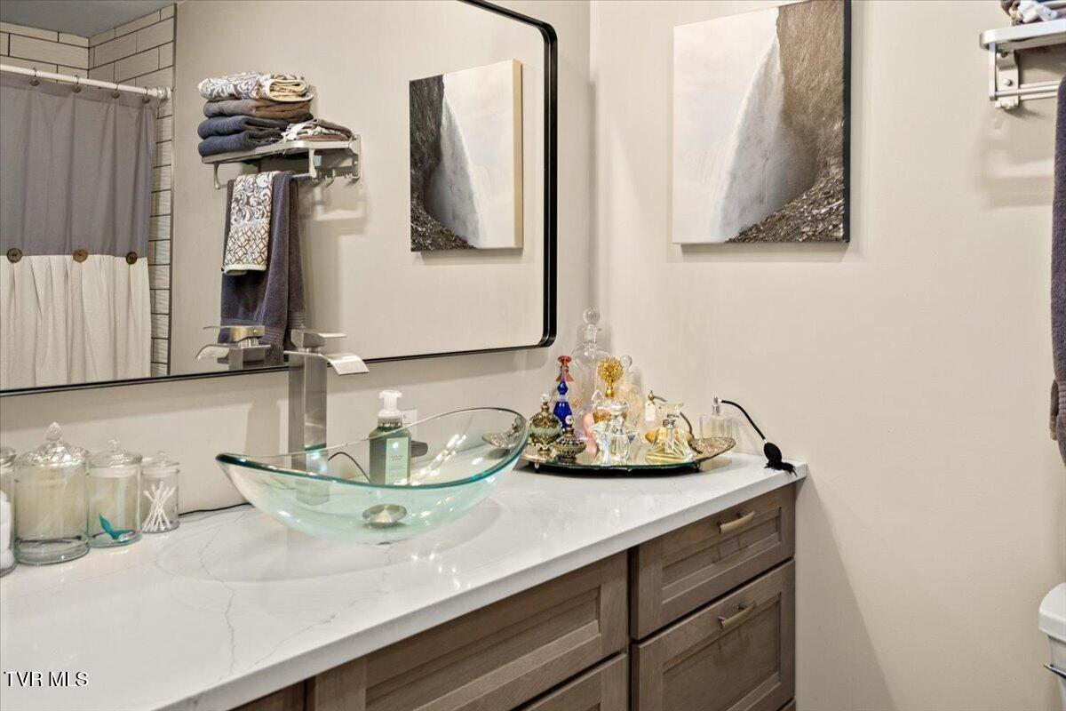 1406 Kevin Lane Greeneville, TN 37745 - Photo 20 of 45 Bath