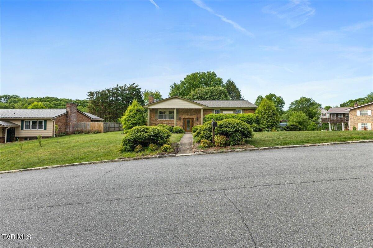 1406 Kevin Lane Greeneville, TN 37745 - Photo 2 of 45 Kevin Lane Front