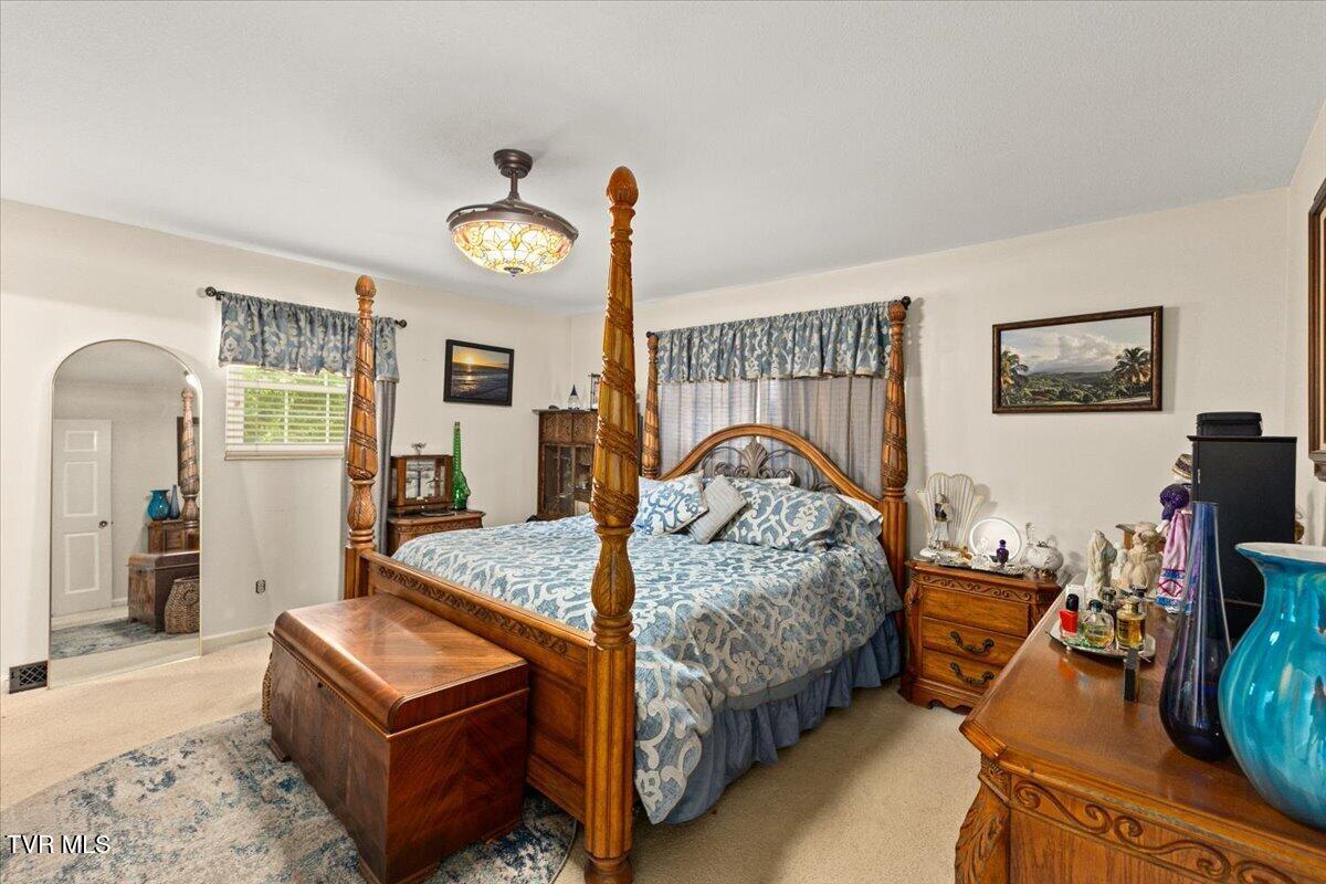 1406 Kevin Lane Greeneville, TN 37745 - Photo 22 of 45 Primary Bedroom