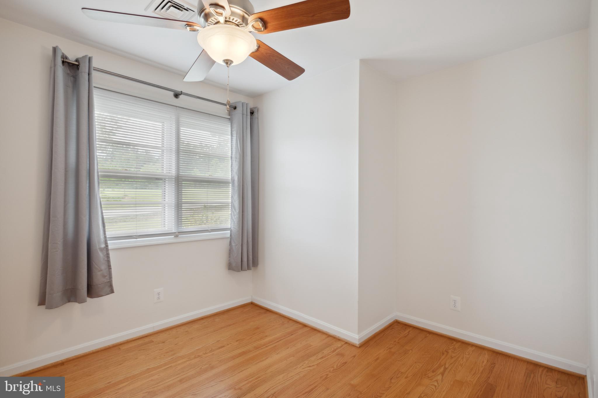 7708 Signal Hill Road Manassas, VA 20111 - Photo 12 of 26 3rd Bedroom