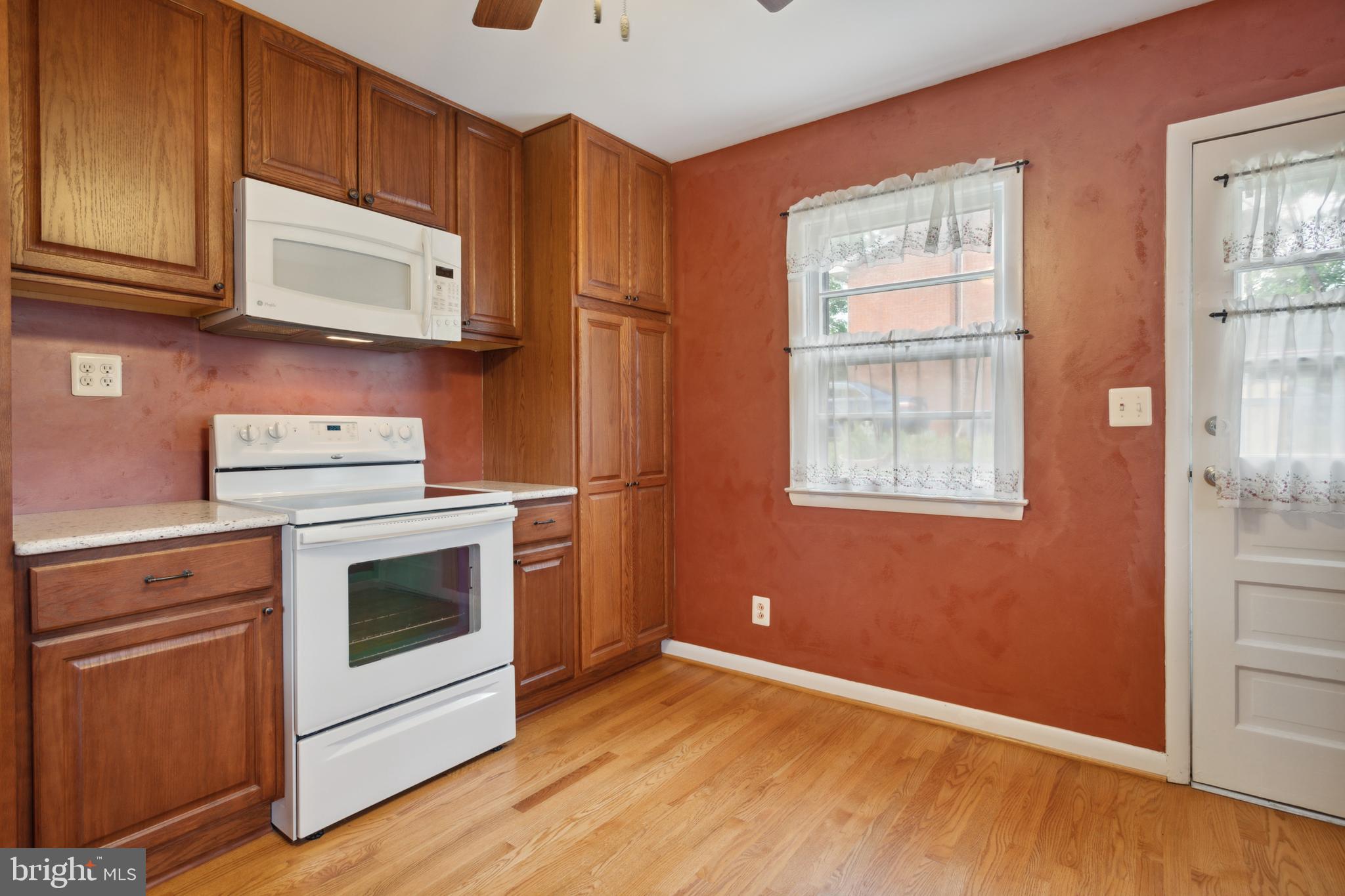 7708 Signal Hill Road Manassas, VA 20111 - Photo 6 of 26 Kitchen