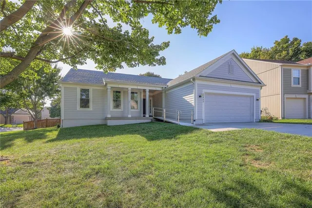 $400,000 | 15403 West 155th Terrace, Olathe, KS 66062