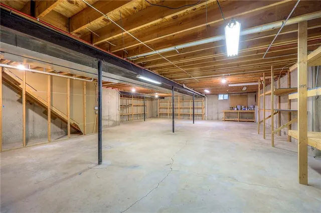 $400,000 | 15403 West 155th Terrace, Olathe, KS 66062