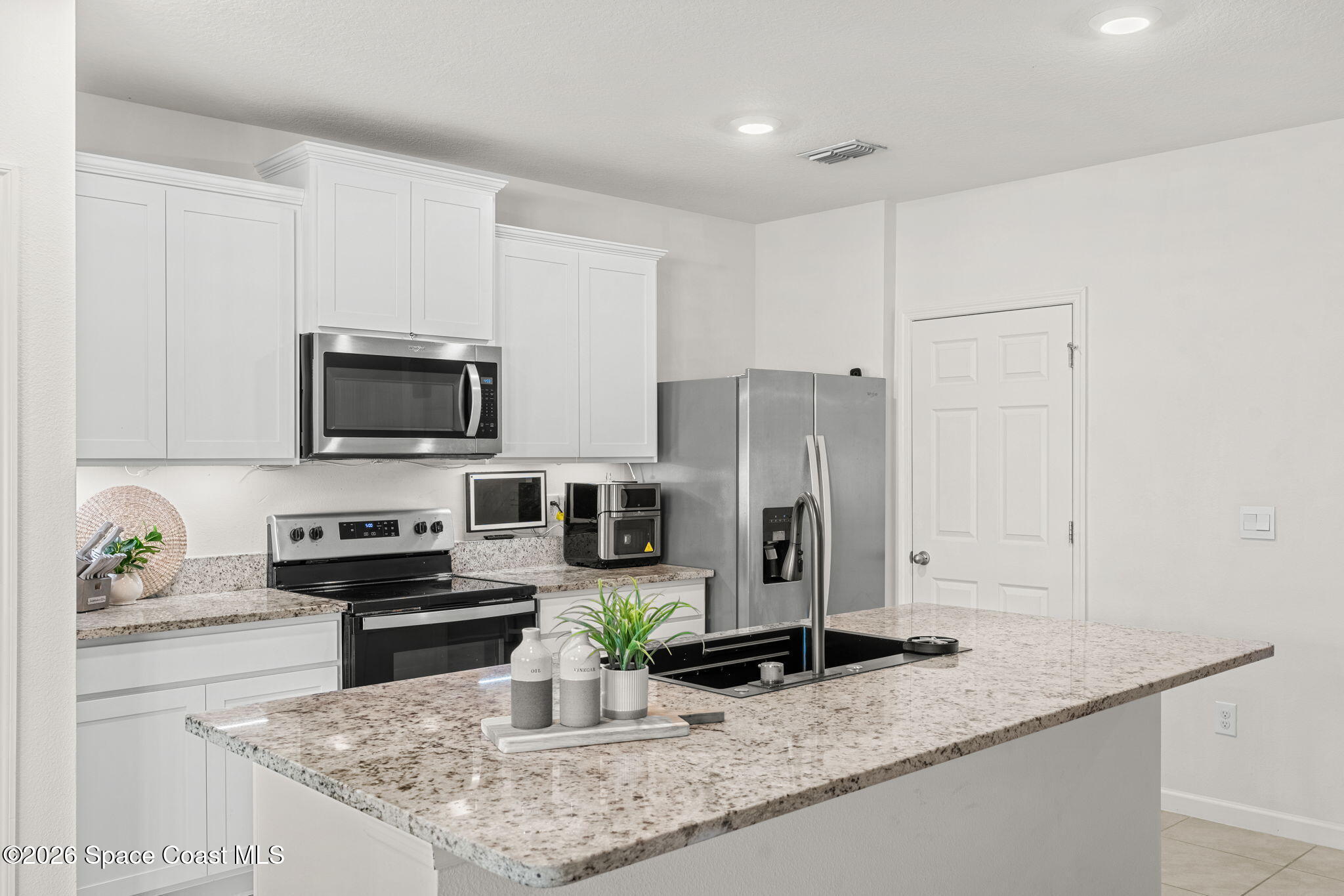 471 Old Country Rd S East Palm Bay, FL 32909 - Photo 12 of 47 DSC01406-HDR