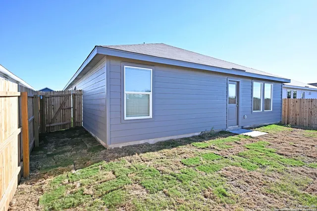 $1,595 | 3813 Low Tide, Seguin, TX 78155