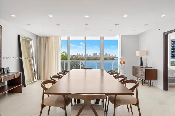 $40,000 | 450 Alton Road, Unit 901902, Miami Beach, FL 33139