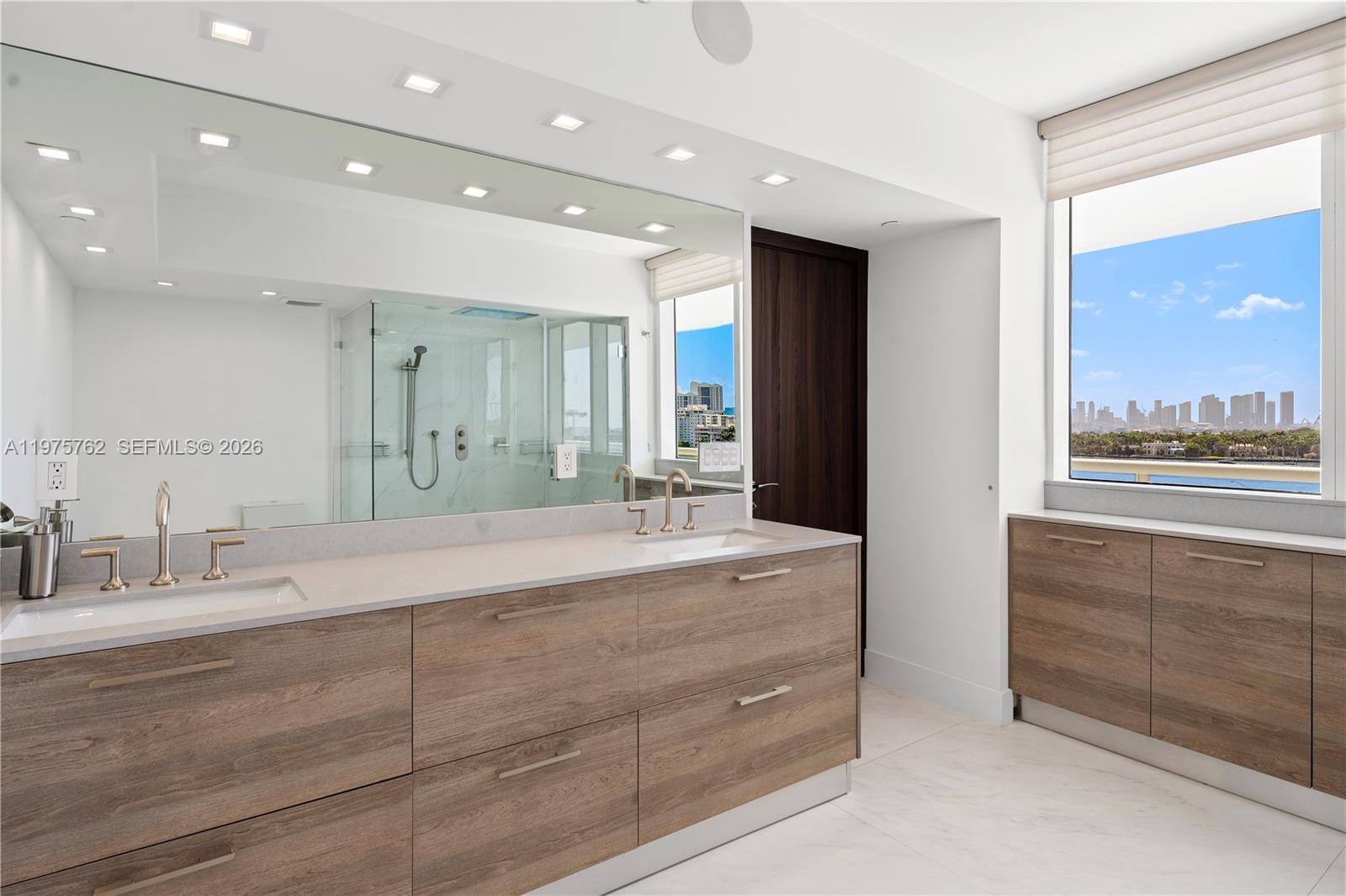 450 Alton Road, Unit 901902 Miami Beach, FL 33139 - Photo 45 of 92