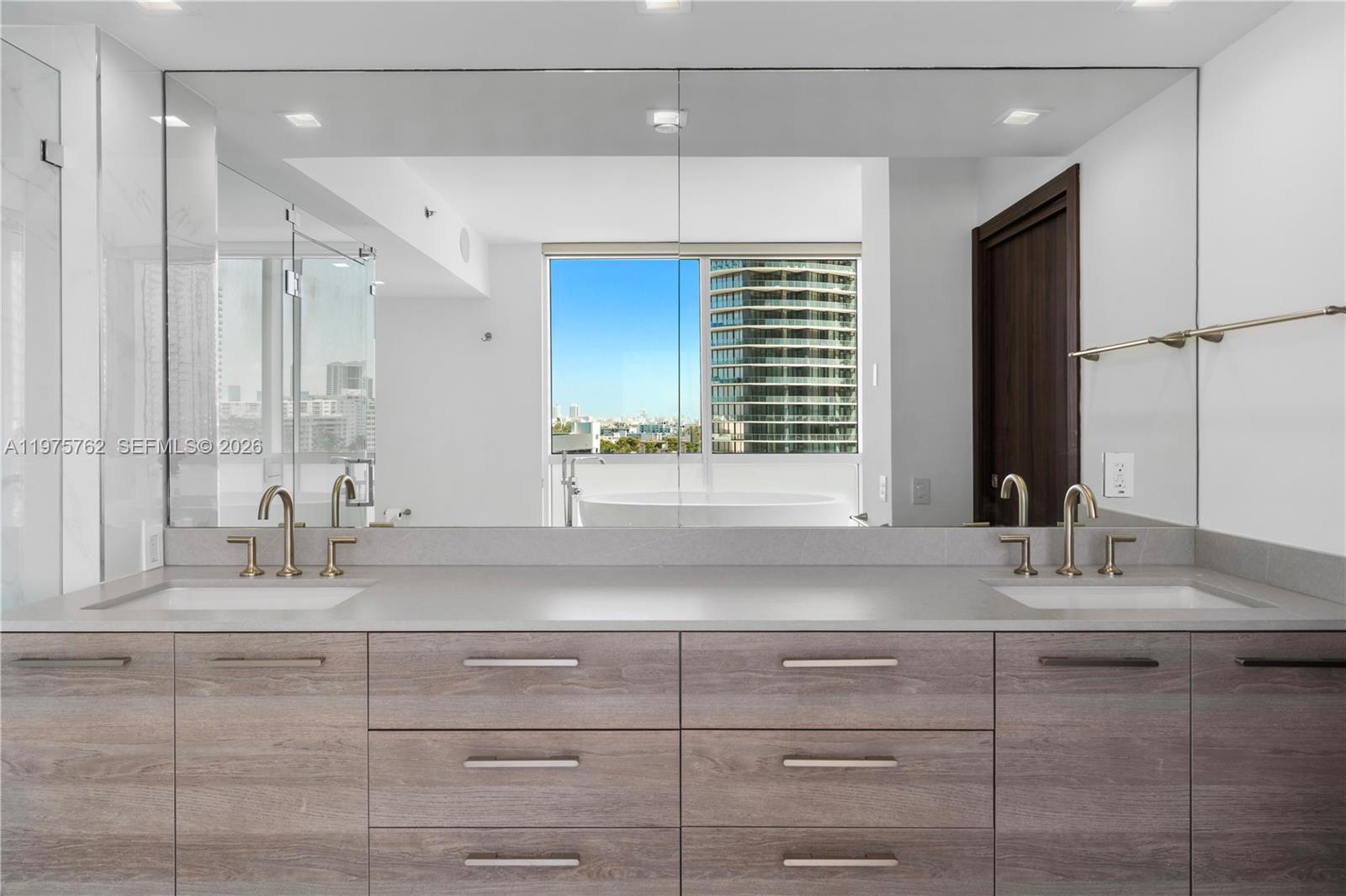 450 Alton Road, Unit 901902 Miami Beach, FL 33139 - Photo 54 of 92
