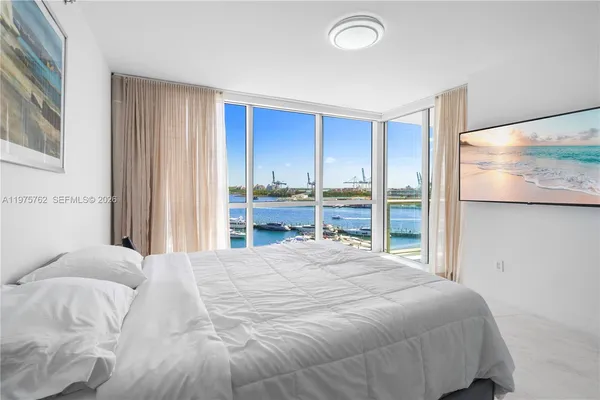 $40,000 | 450 Alton Road, Unit 901902, Miami Beach, FL 33139