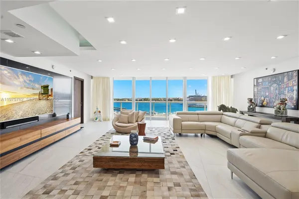 $40,000 | 450 Alton Road, Unit 901902, Miami Beach, FL 33139