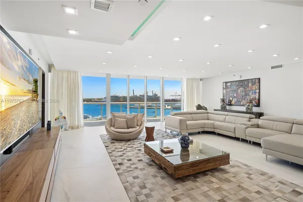 $40,000 | 450 Alton Road, Unit 901902, Miami Beach, FL 33139