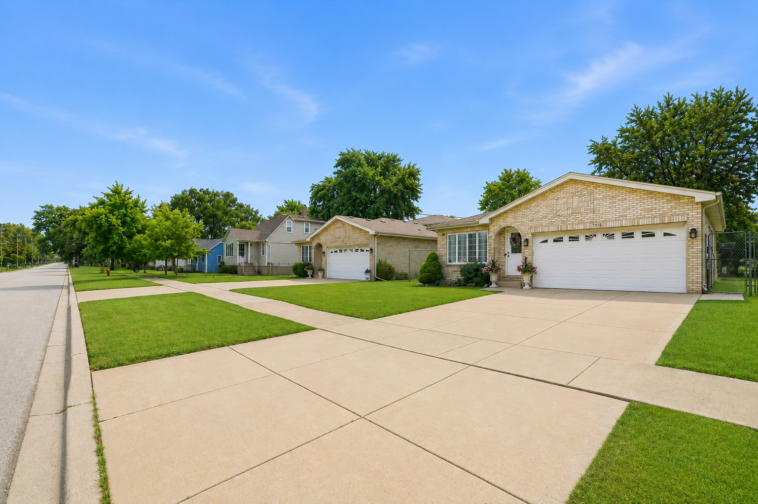 7516 Odell Avenue Bridgeview, IL 60455 - Photo 2 of 40