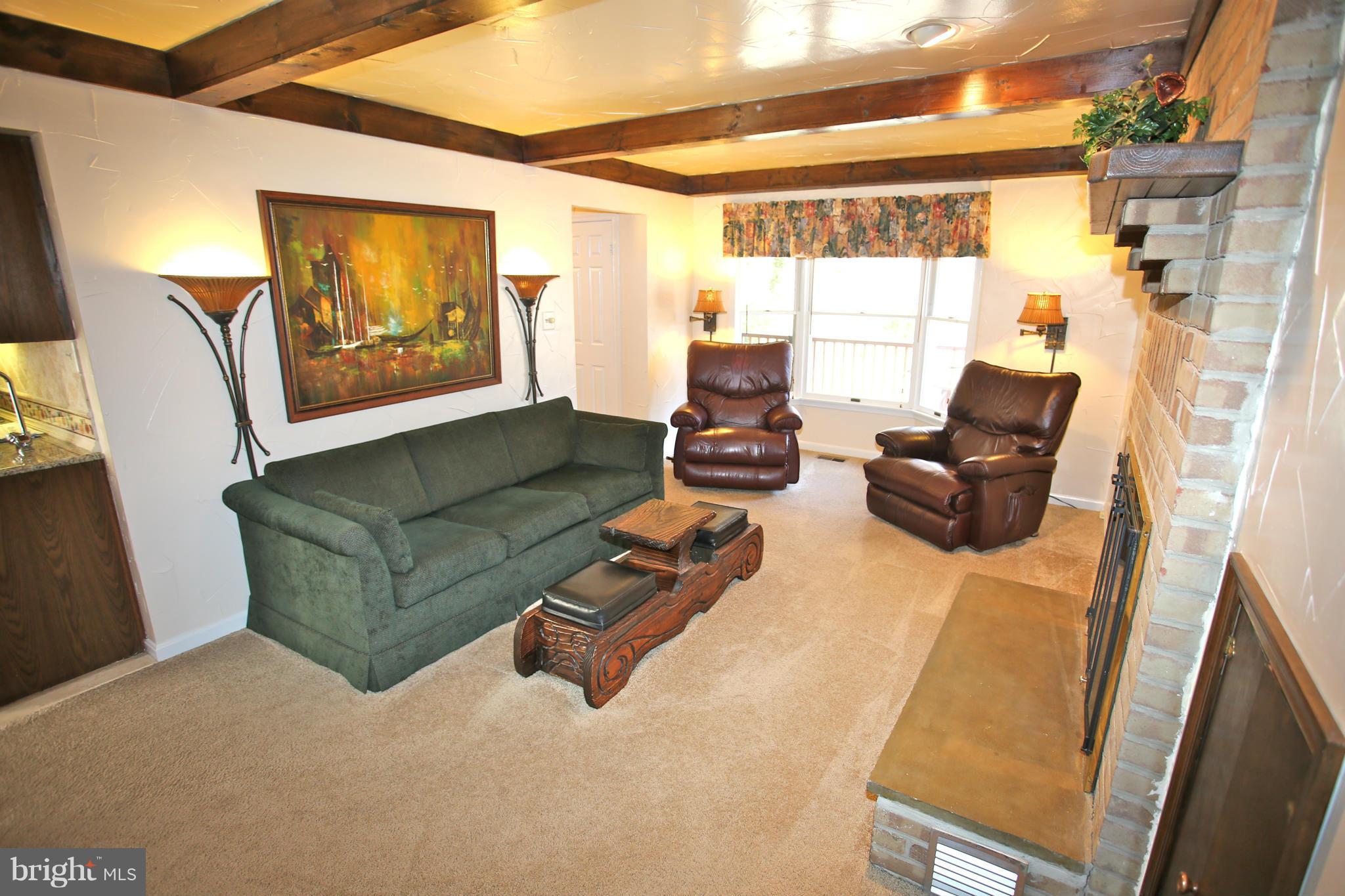 15230 Baughman Drive Silver Spring, MD 20906 - Photo 10 of 29 Living Room