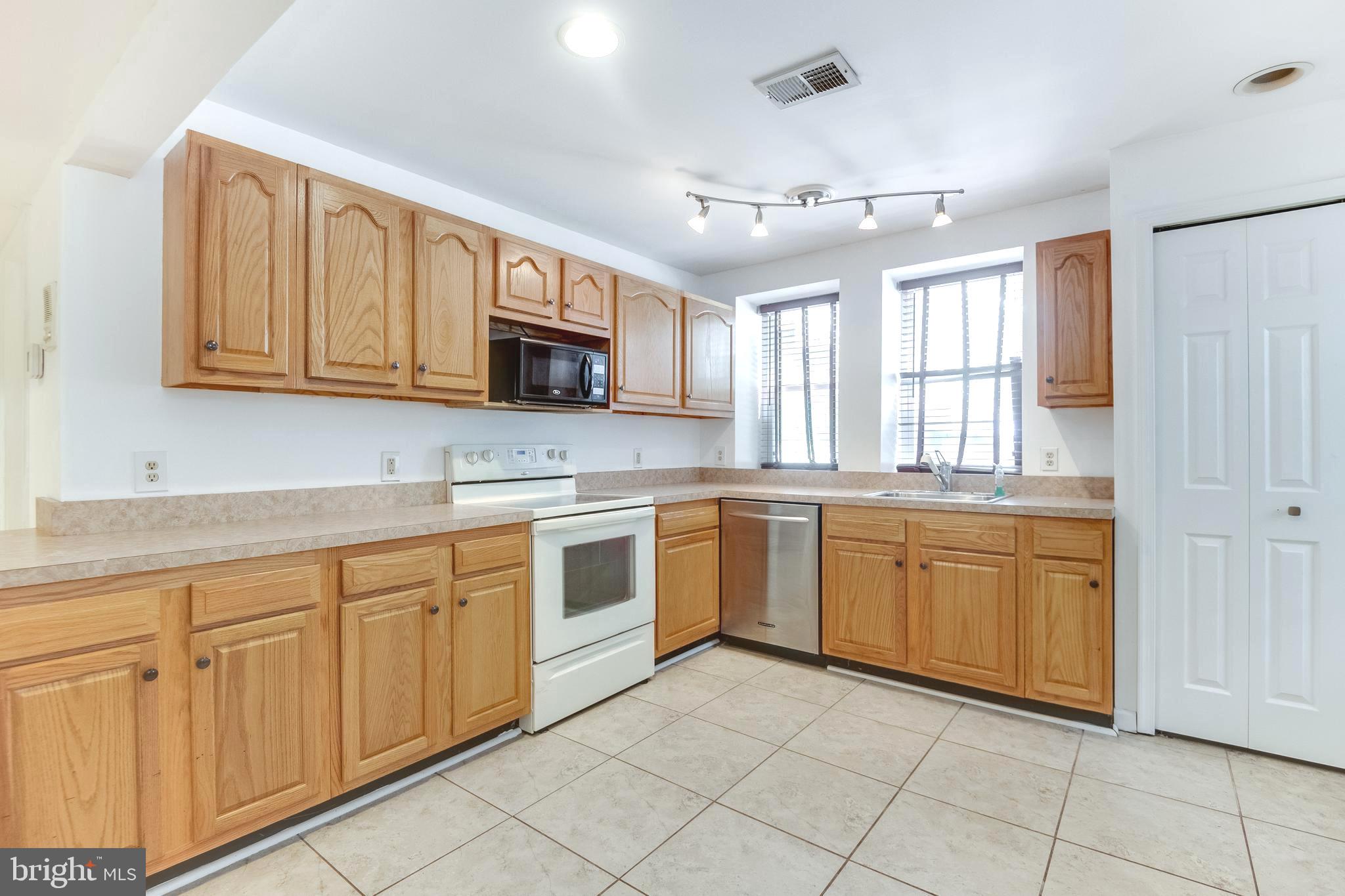 8305 Ventnor Road Pasadena, MD 21122 - Photo 42 of 70 IN-LAW SUTE